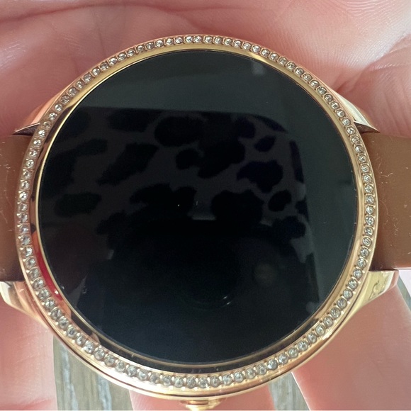 Fossil Gen 5E Smartwatch. Practically brand new. Comes with 5 bands! - Picture 5 of 7